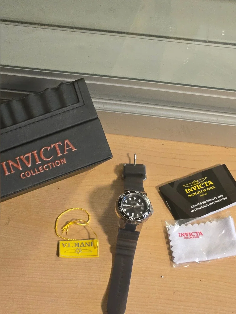 Nwt Invicta Men's Black Dive Watch with Rubber Strap